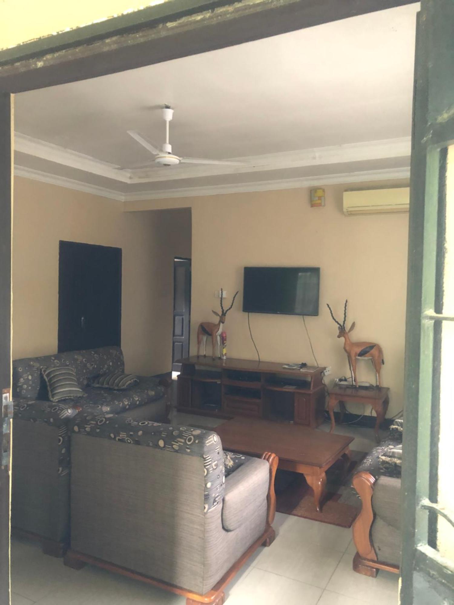 Tatys Homestay Dar es Salaam Ngoại thất bức ảnh