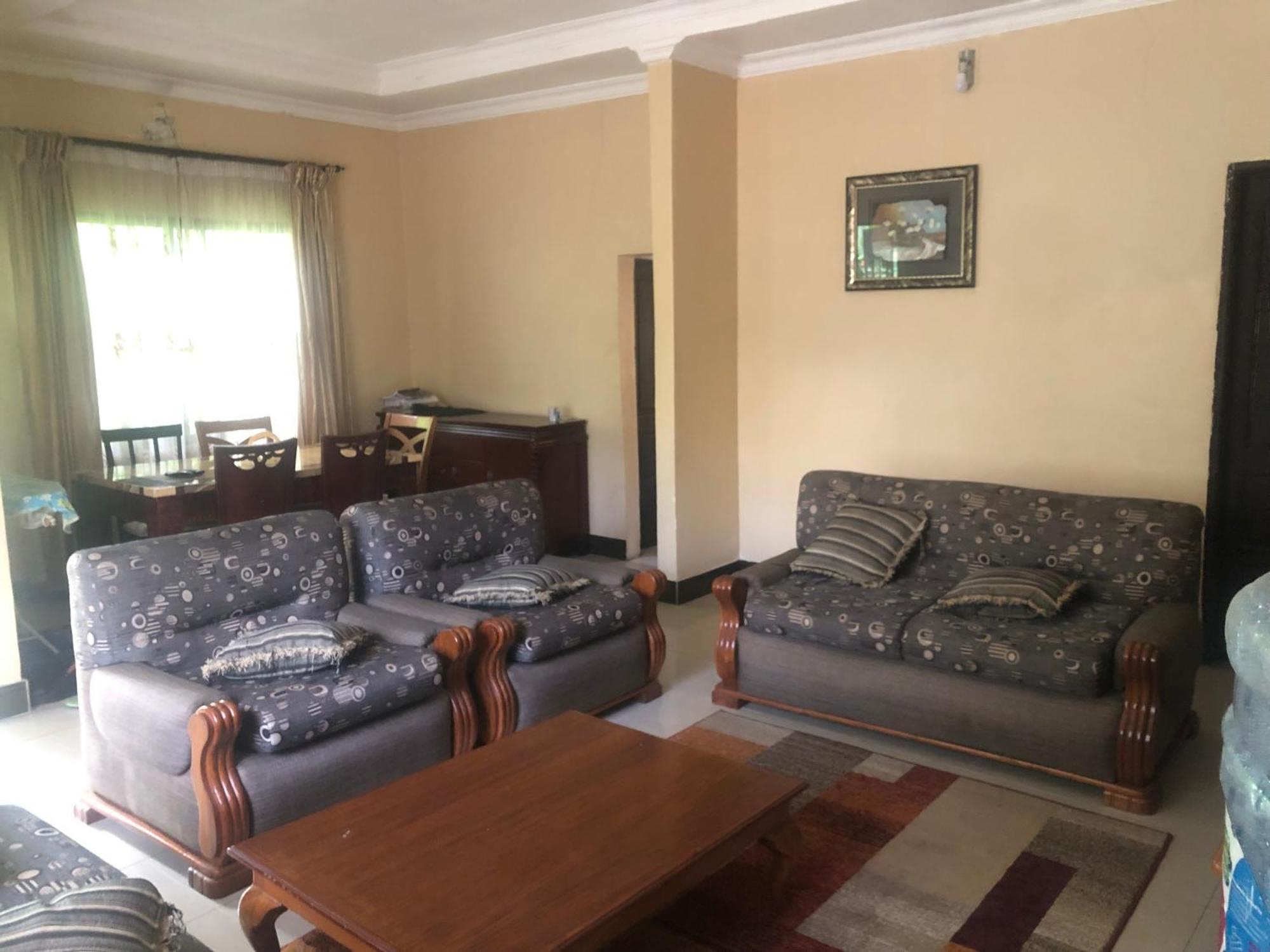 Tatys Homestay Dar es Salaam Ngoại thất bức ảnh