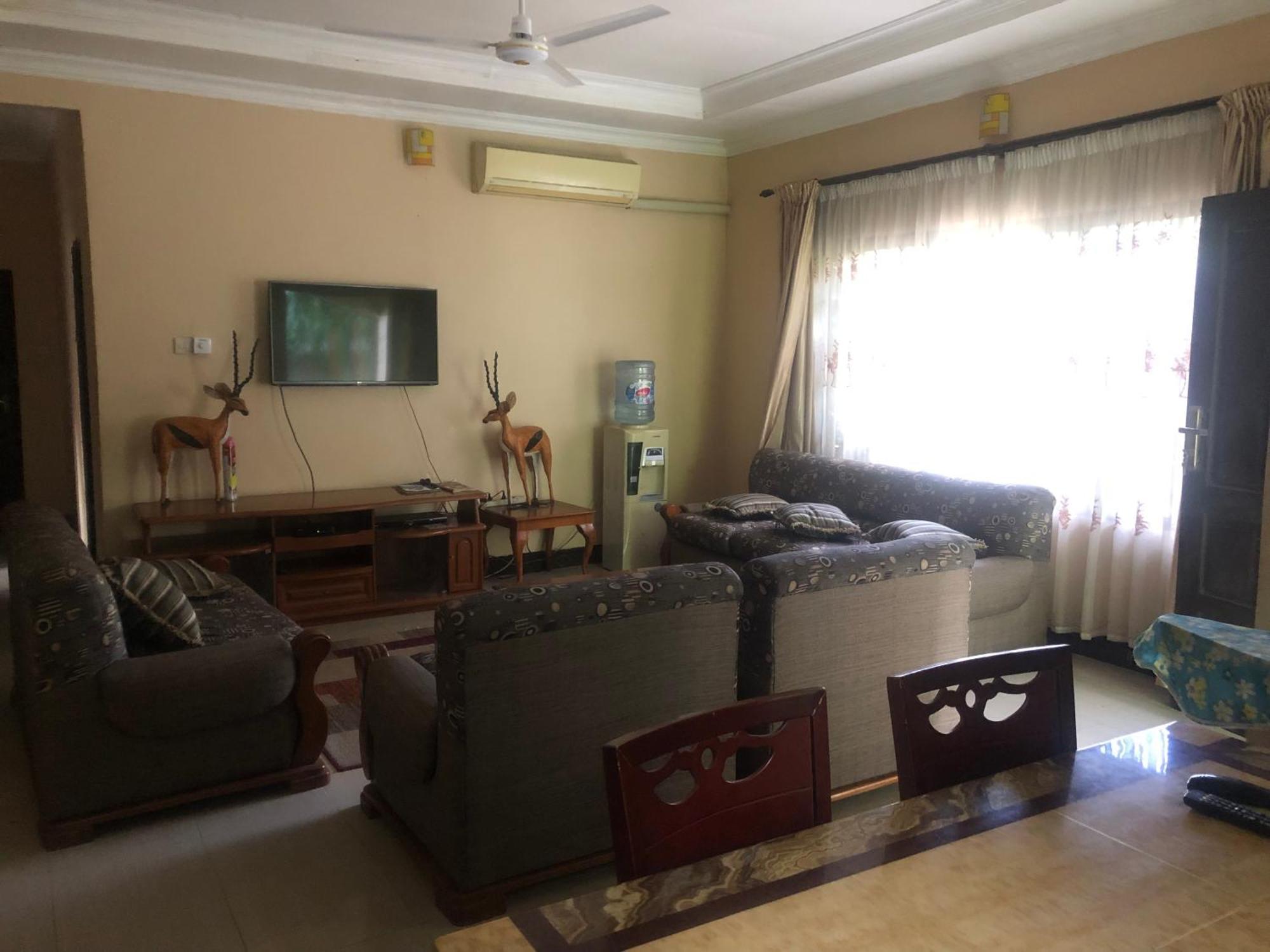 Tatys Homestay Dar es Salaam Ngoại thất bức ảnh