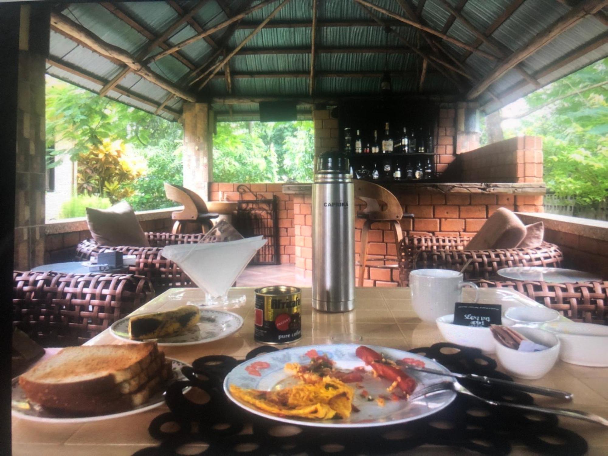 Tatys Homestay Dar es Salaam Ngoại thất bức ảnh
