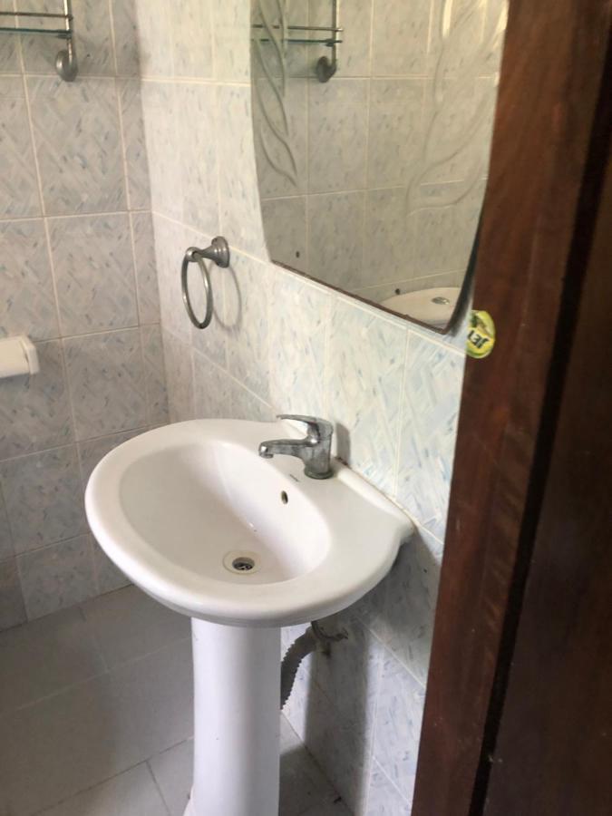 Tatys Homestay Dar es Salaam Ngoại thất bức ảnh